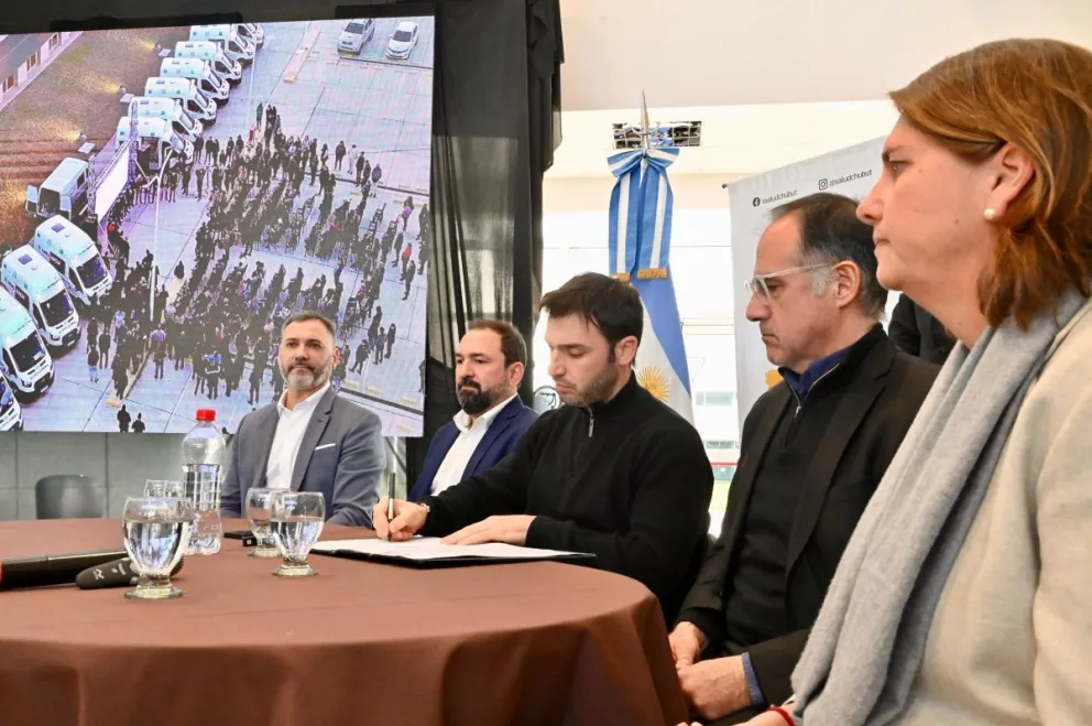 Torres firmó acuerdos clave para la prevención, diagnóstico temprano y tratamiento del ACV y el cáncer de mama 