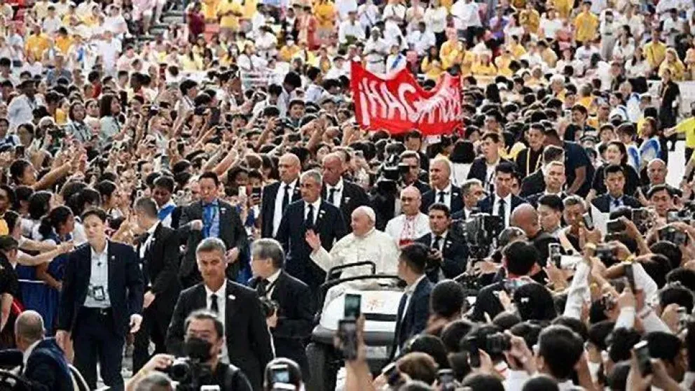 En su última escala, el Papa Francisco pidió a Singapur que "no se olvide a los migrantes y obreros extranjeros"
