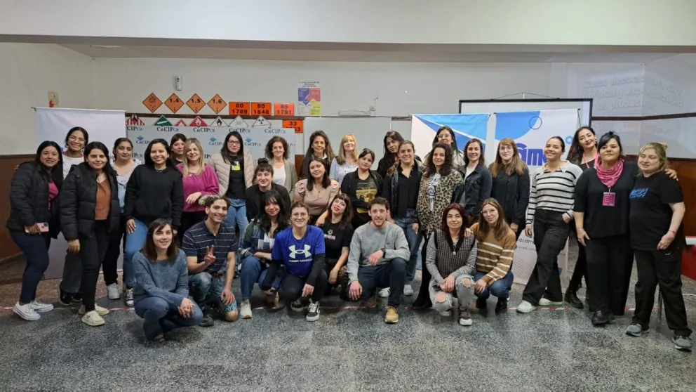 Finalizó con gran éxito el “Taller de Diseño de Vidrieras y Exposición de Productos”