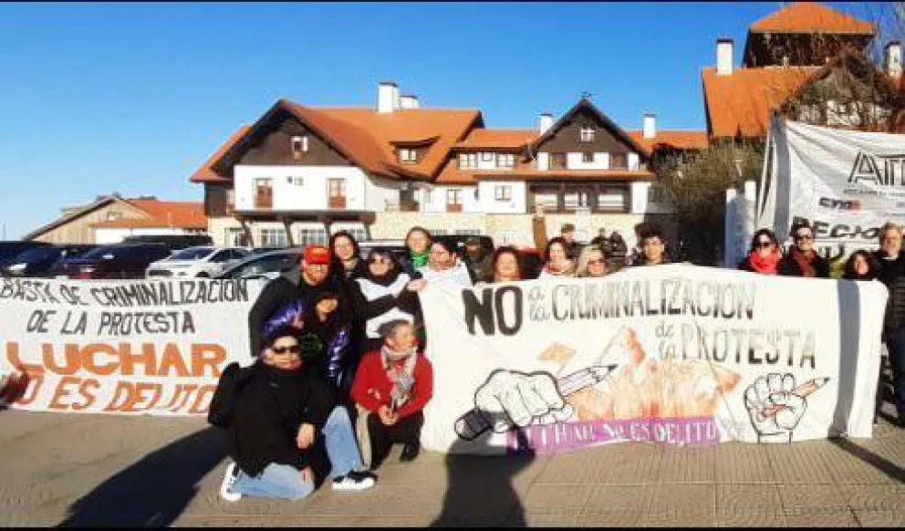 Apoyo y movilización bajo la consigna “Luchar no es delito”