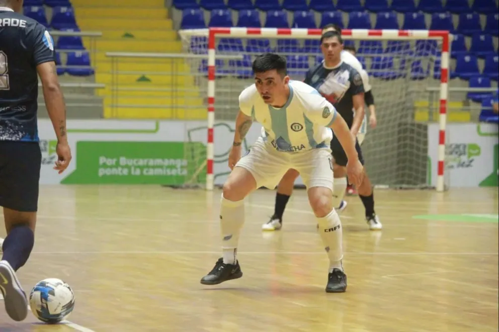 Tres goles de Jeremías Asencio en la goleada de Argentina