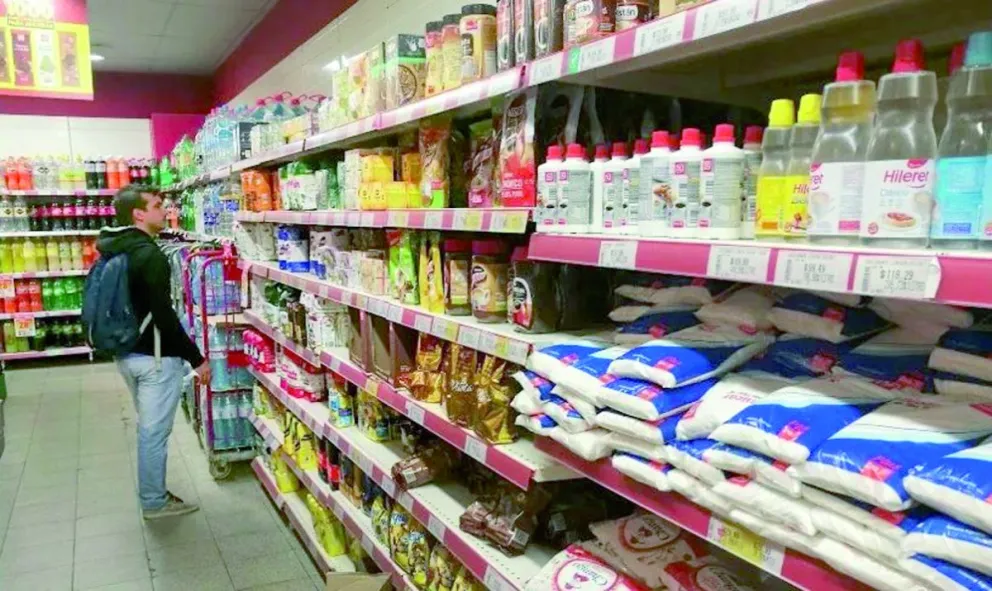 El consumo en autoservicios sigue en  picada: cayó 4,6% mensual en agosto