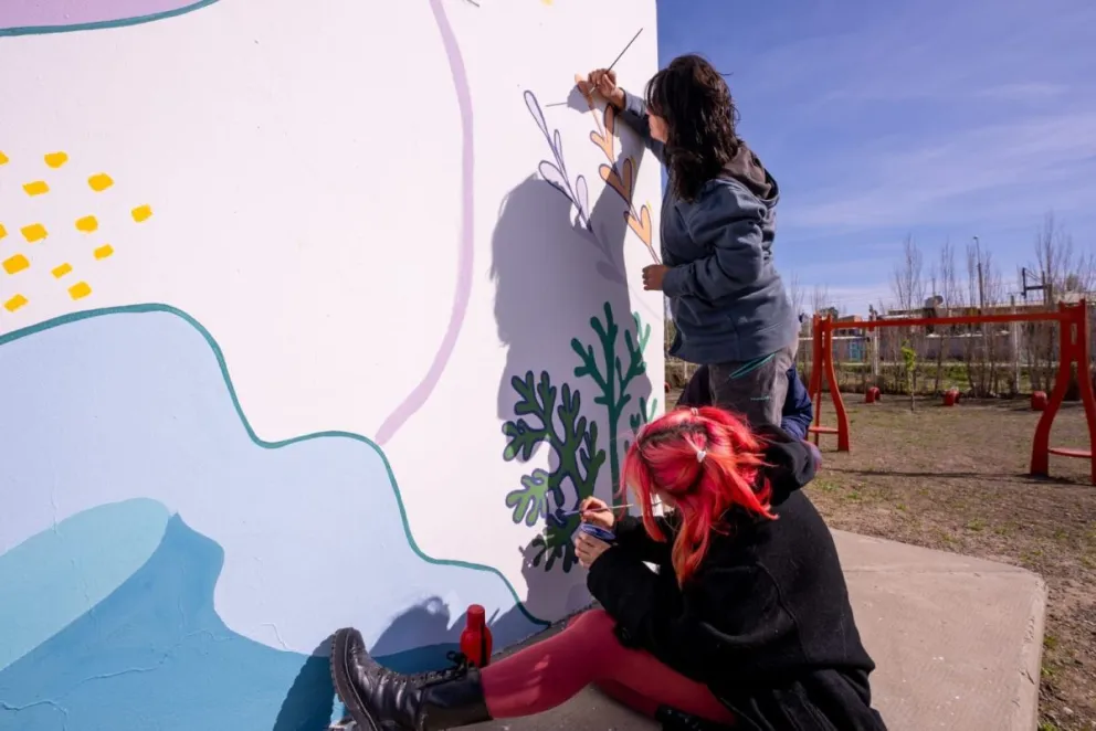 El CPB Stella Maris comenzó los festejos de la primavera con la confección de un mural