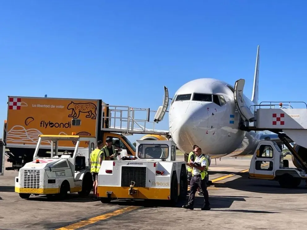 Se rompe el monopolio de Intercargo: Flybondi habilitada para brindar servicio de handling a otras aerolíneas