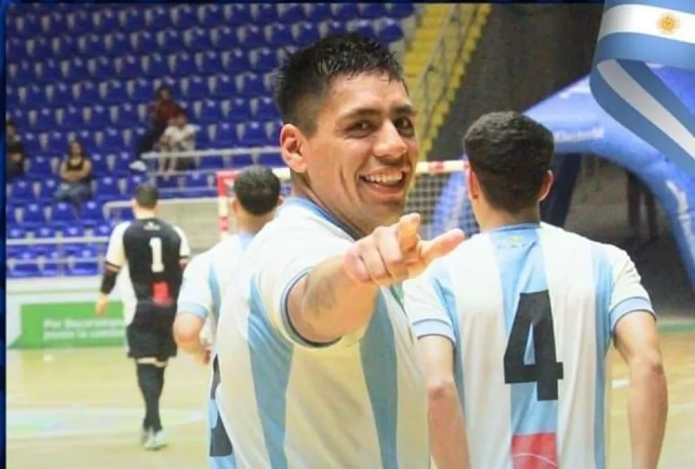 Con goles de Vargas y Cárcamo, Argentina volvió a ganar