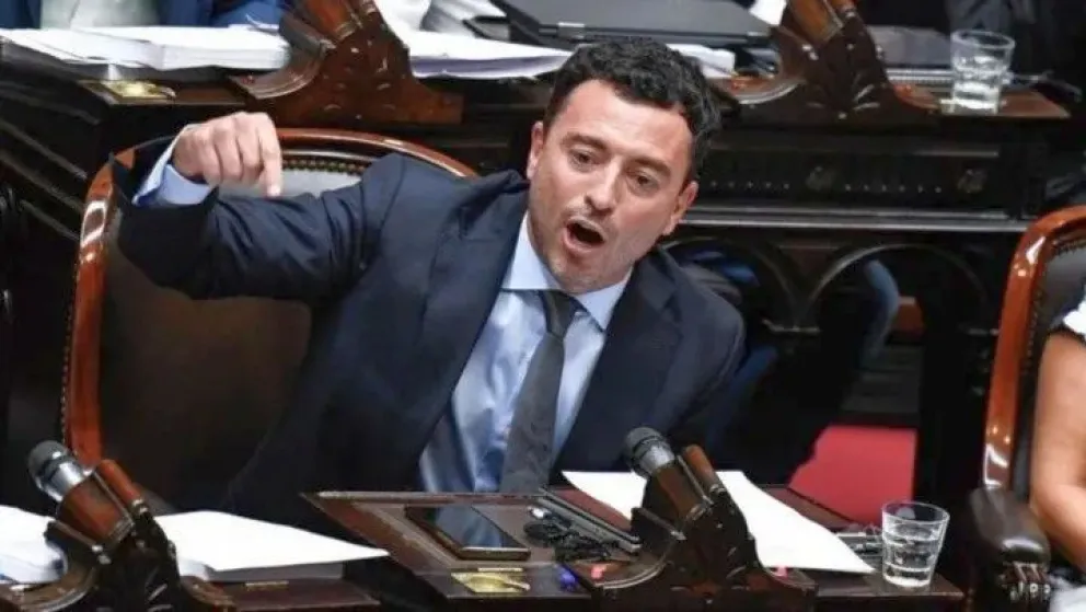 ¿No se rompe ni se dobla?: Pese a los reproches, los diputados de la UCR que apoyaron el veto a los jubilados siguen en el bloque