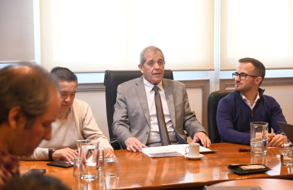 El Gobierno provincial junto a gremios de la educación realizó una nueva reunión paritaria