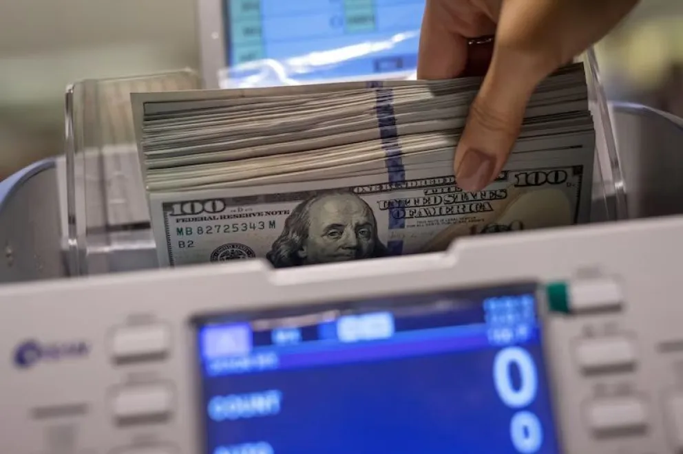 El blanqueo impulsó los depósitos en dólares, que superaron los US$ 21.000 millones por primera vez desde 2019