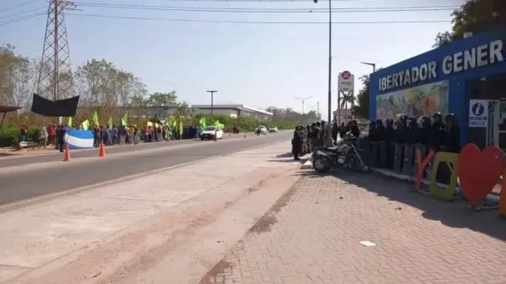 La policía de Jujuy reprimió a trabajadores de la UOCRA en medio de movilización