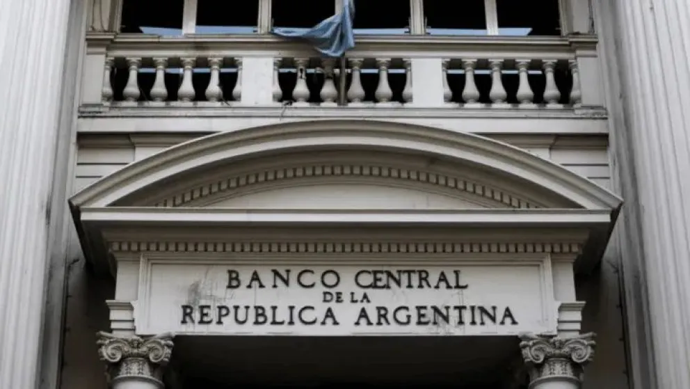 La venta de divisas del Banco Central alcanzó un récord semanal en la era Milei