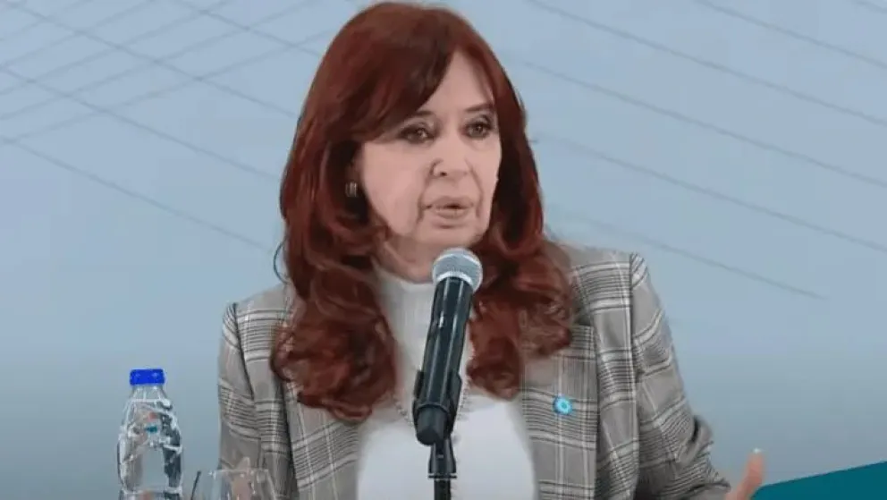 Cristina Kirchner cruzó a Milei: “Hiciste pelota 60 años de política internacional por Malvinas”