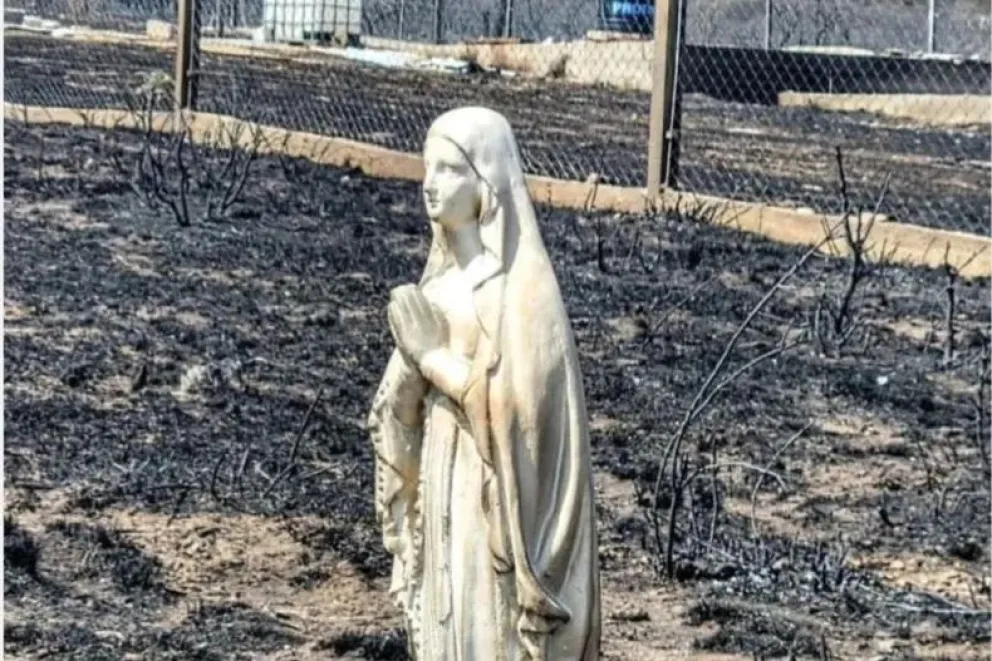 Una imagen de la Inmaculada Concepción se salvó del incendio en Los Cocos