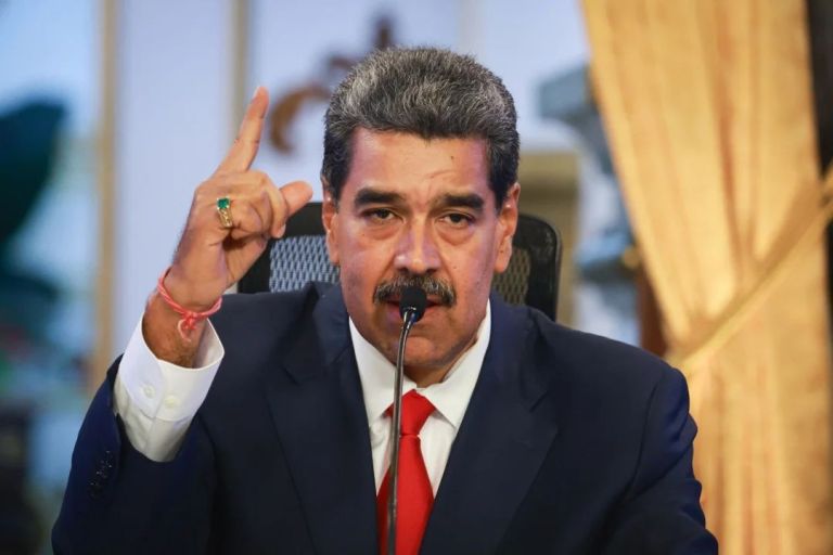 En medio de una fuerte tensión, Nicolás Maduro asumió su tercer mandato ...
