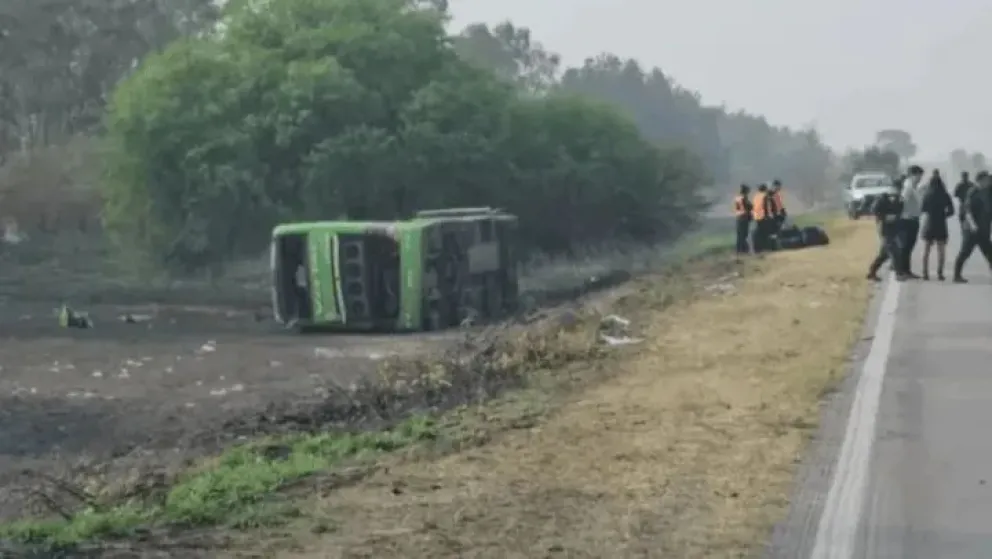 Trágico accidente en Jujuy: cuatro muertos por el choque de un micro de larga distancia con un auto