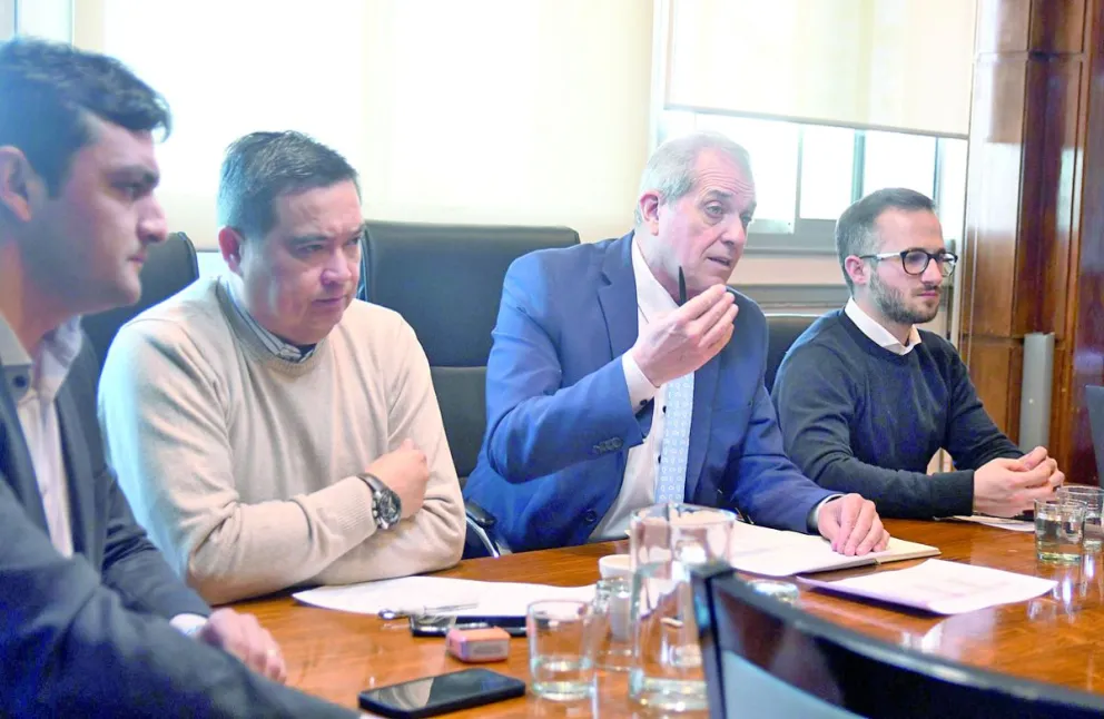 El Gobierno presentó nuevas mejoras en la paritaria con los gremios de Educación