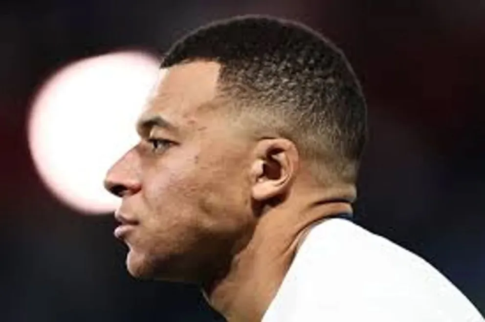 Real Madrid confirmó la lesión de Mbappé: se perderá varios partidos, incluido el derbi