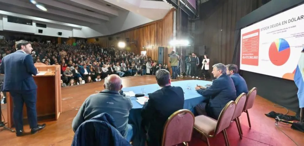 El desendeudamiento anunciado por Torres y el análisis de funcionarios desde distintas áreas del Gobierno