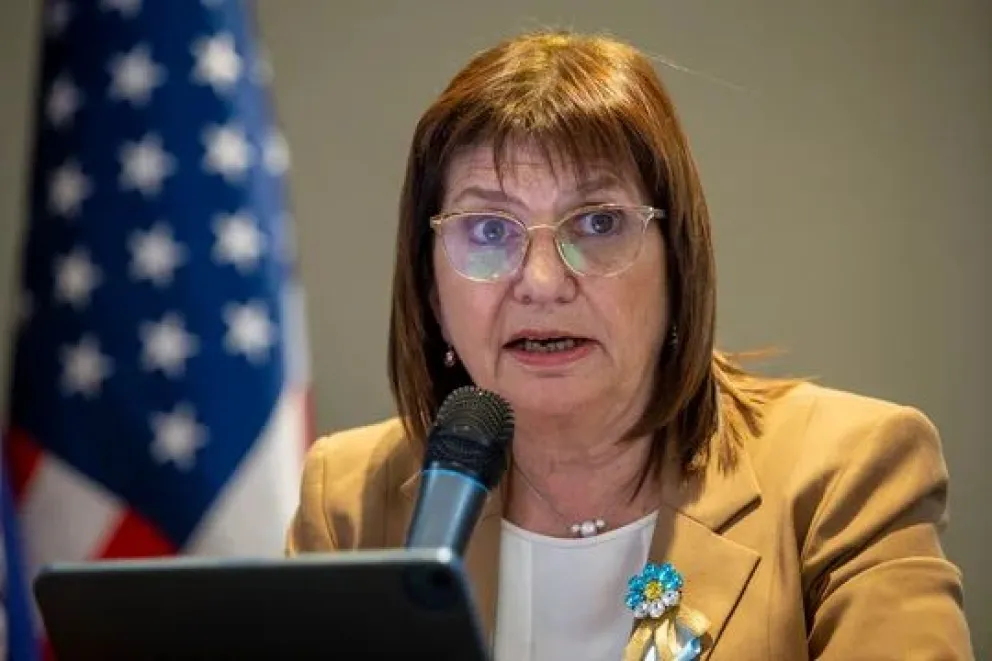 Chocó la camioneta de la Policía Federal en la que viajaba Bullrich