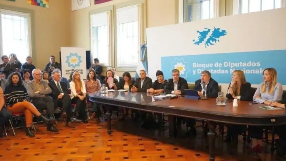 Legisladores denunciaron que el Gobierno quiere saltear al Congreso para los canjes de deuda
