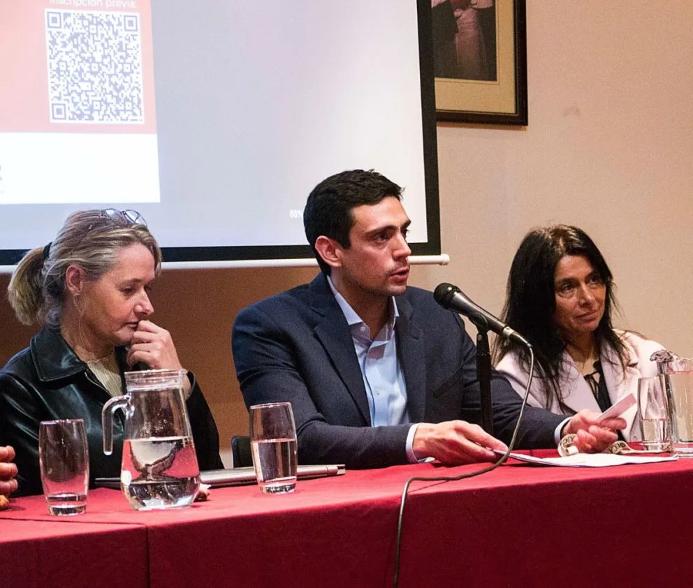 Chubut participó en el Conversatorio “Vaca Viva, Vaca Muerta y Vaca Azul: Pensar el Desarrollo Argentino”