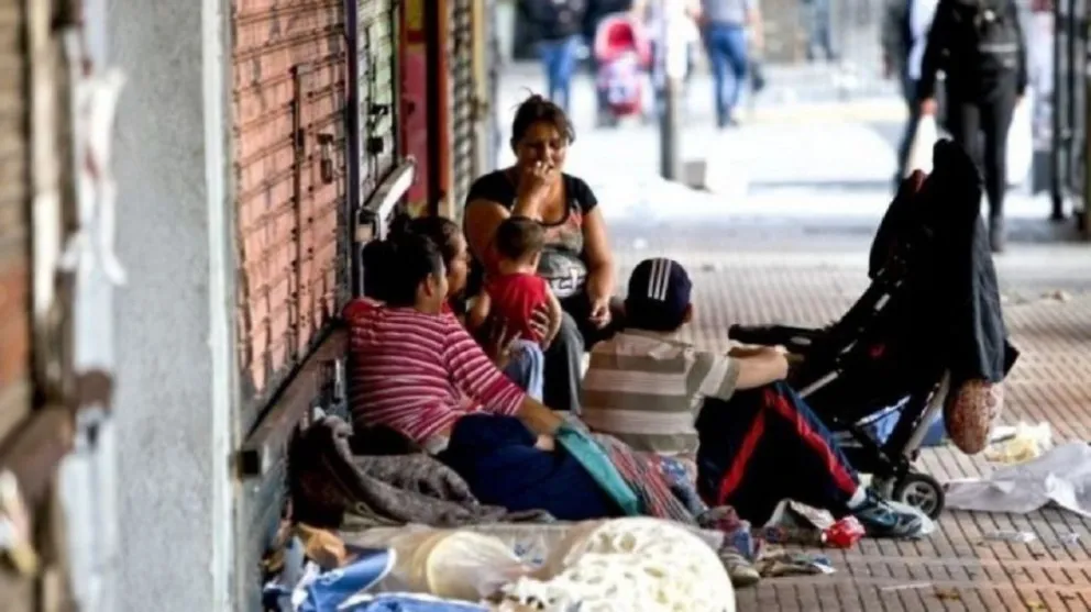 Según el INDEC, la pobreza en Argentina logró bajar al 38,1% en 2024