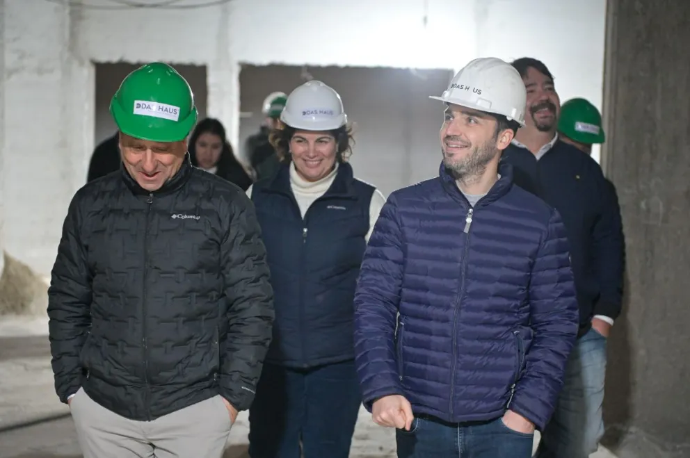 Torres recorrió la ampliación de la Escuela N° 722 de Comodoro: "Logramos que los chicos estén en las aulas y vamos a garantizarles una educación de calidad"
