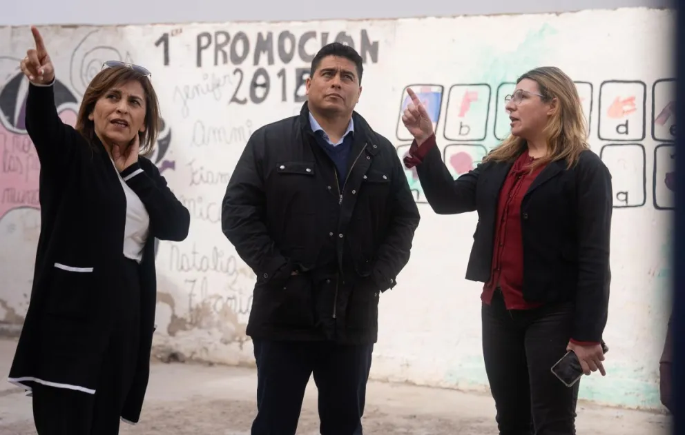 Santa Cruz: el Gobierno entregó calderas a escuelas de Pico Truncado que carecían de ese equipamiento