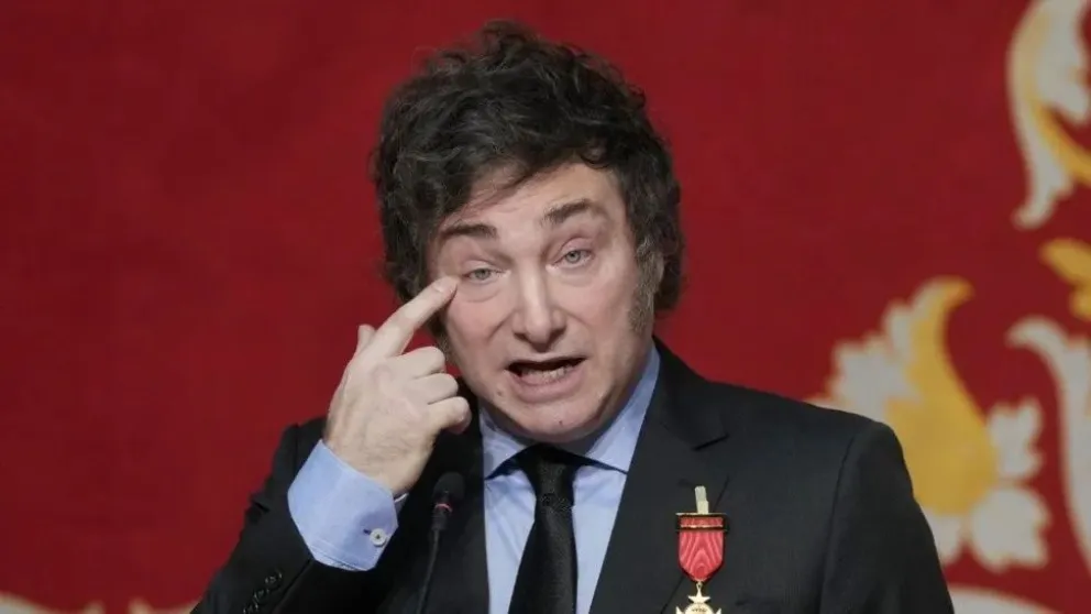 El Gobierno advierte sobre un posible monopolio ante la compra de Telefónica por el Grupo Clarín