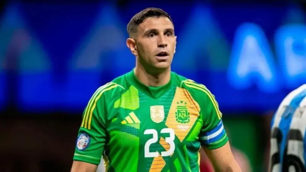 INSÓLITO: FIFA sanciona al Dibu Martínez por "indisciplina" y se PIERDE la próxima doble fecha de Eliminatorias
