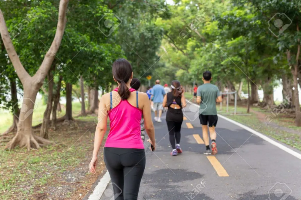 Una caminata de 30 a 40 cuadras 3 o 4 veces por semana protege la salud cardiovascular