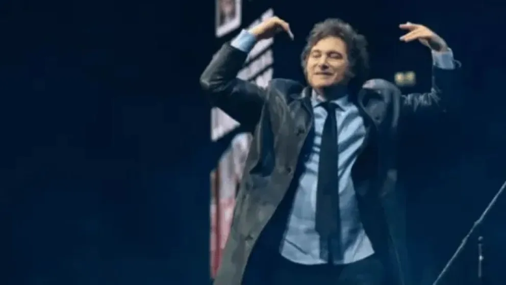 Javier Milei habla en Parque Lezama: comienza a llegar la gente para el acto