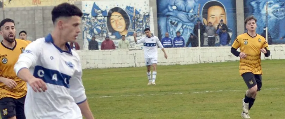 Categoría "A": Jorge Newbery festeja el "tri" en casa