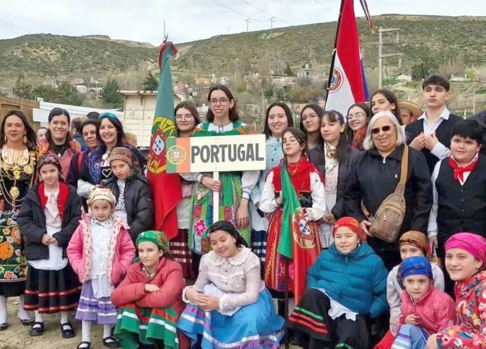 Se realizó el tradicional desfile de Colectividades en barrio Laprida