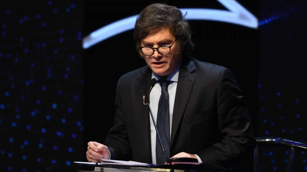 Tras el veto total, el gobierno confirma que no mejora el bono ni habrá un monto extra para jubilados, ¿quiénes sí recibirán suma fija?