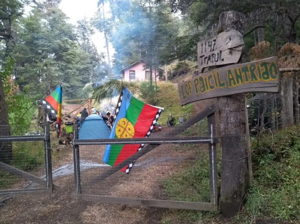 Ginóbili es respaldado por autoridades de Parques Nacionales en el conflicto que tiene con mapuches