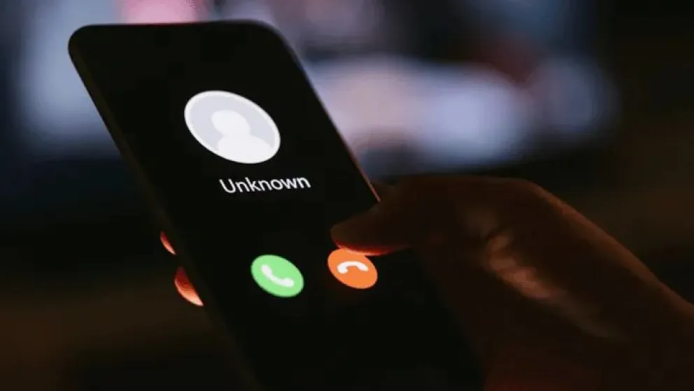 ¿Te llama un número desconocido y te corta a los pocos segundos? Qué es y cómo evitarlo