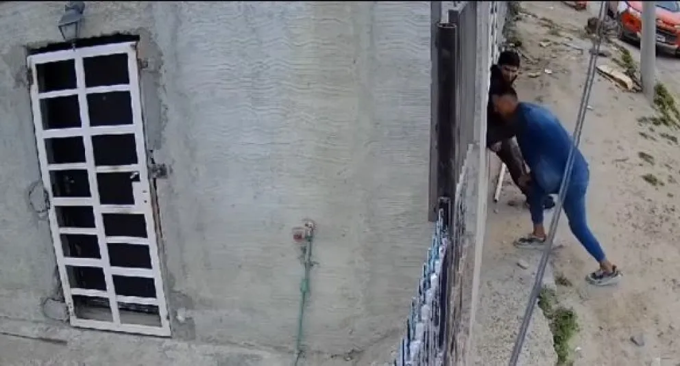Rompieron las rejas de una vivienda y robaron un televisor