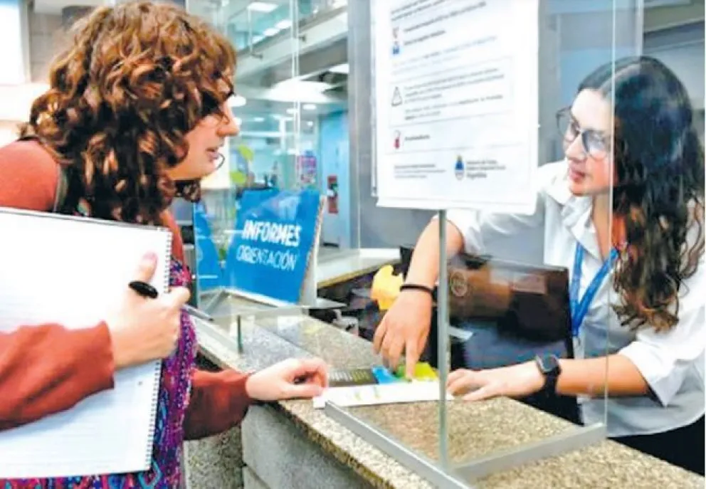 En el primer semestre, el salario real cayó 11% y empieza a preocupar el desempleo