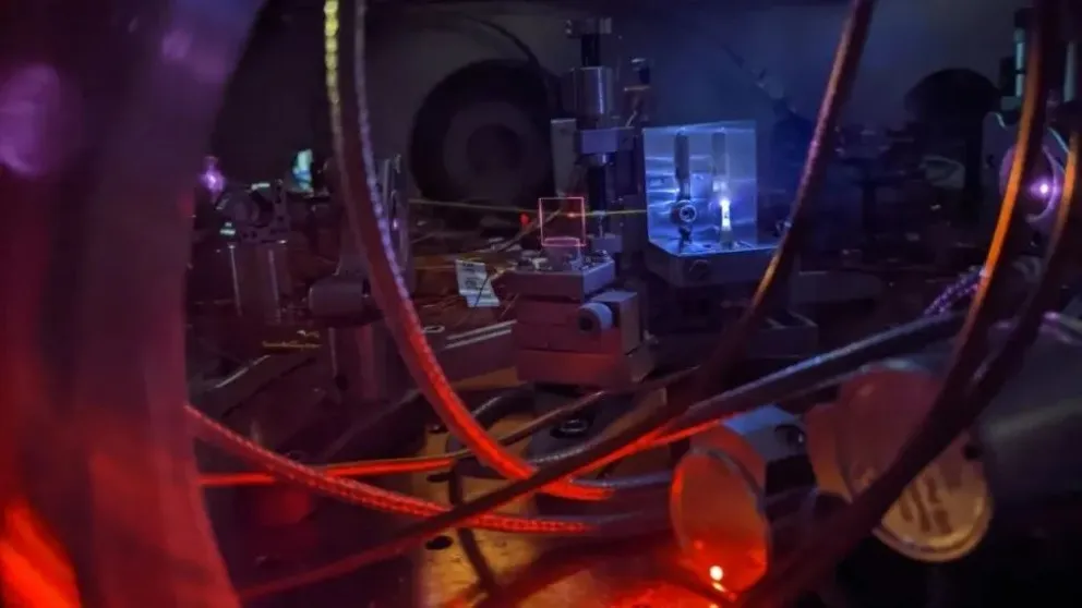 En busca del tiempo exacto: crean el primer reloj nuclear