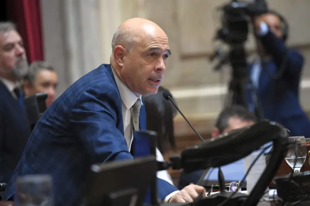"QUIERO SER GOBERNADOR": La explicación del senador libertario de por qué tiene más de 15 asesores
