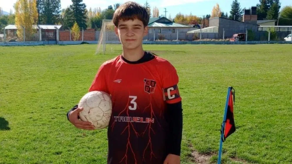 Un joven chubutense rifa su caballo para cumplir el sueño de jugar en Italia