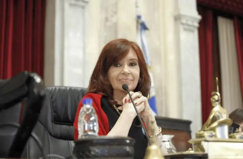 Dura crítica de Cristina al gobierno de Milei: "Es la economía bimonetaria, estúpido"