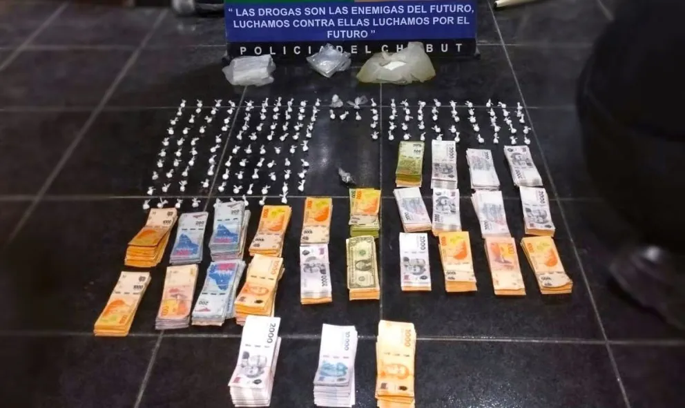 OPERATIVO "ZAPATO BLANCO": Policía del Chubut desbarató una banda dedicada al narcomenudeo en Puerto Madryn