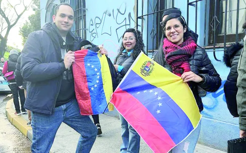 Migraciones anunció un régimen especial de regularización migratoria para venezolanos
