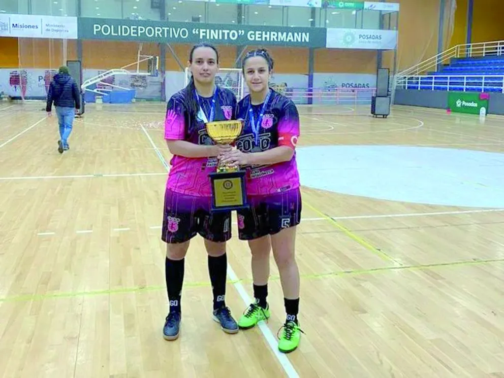 Debuta Comodoro con Tatiana Colisnechenco como DT