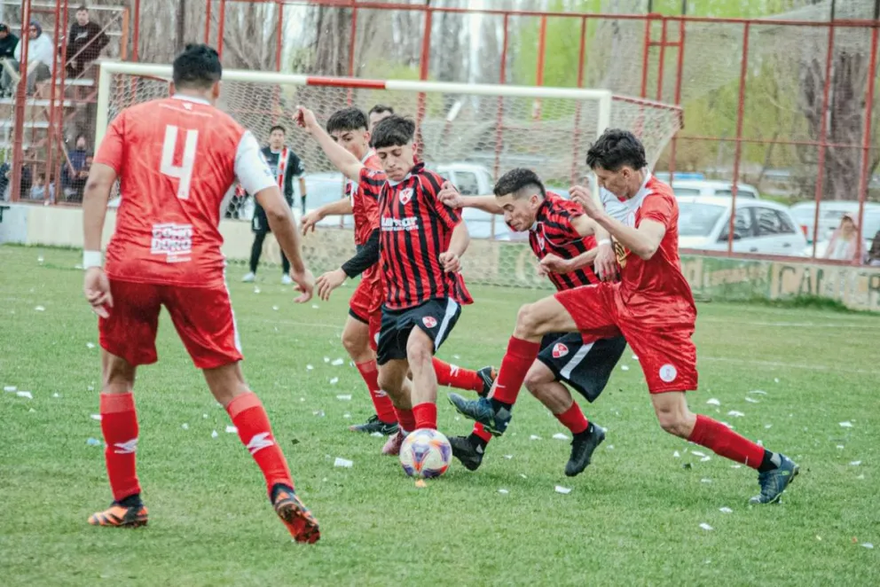 Huracán se trajo una victoria de Sarmiento