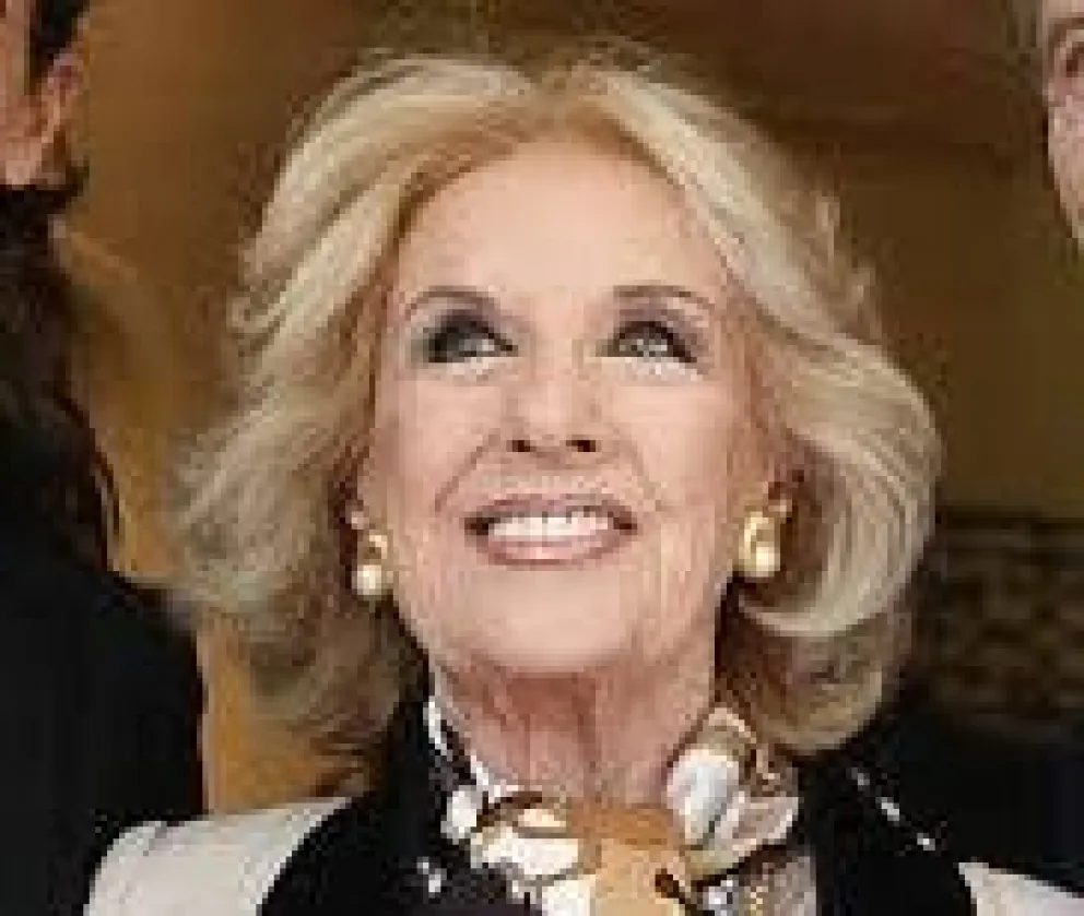 Juana Viale picante: “Es cualquiera que mi abuela, Mirtha Legrand, no esté nominada”