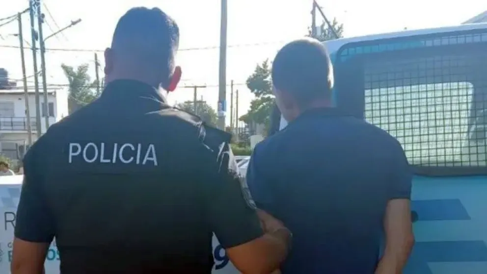 Crimen macabro: Lo asesinaron a cuchilladas y lo tiraron a un arroyo, envuelto en bolsas y en un colchón