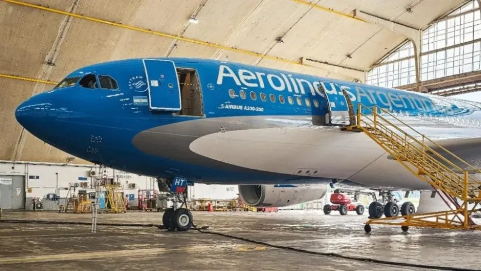 La privatización de Aerolíneas Argentinas, estancada: sin Bicameral, sin decreto y sin plenario
