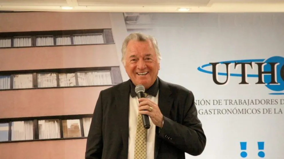 Luis Barrionuevo fue internado de urgencia en terapia intensiva